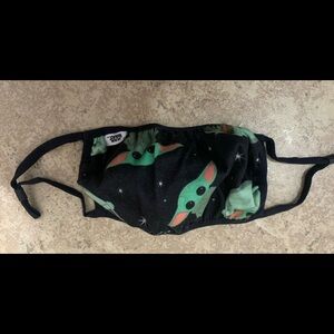 New! Star Wars The Mandalorian The Child (Baby Yoda/Grogu) cloth face mask.
